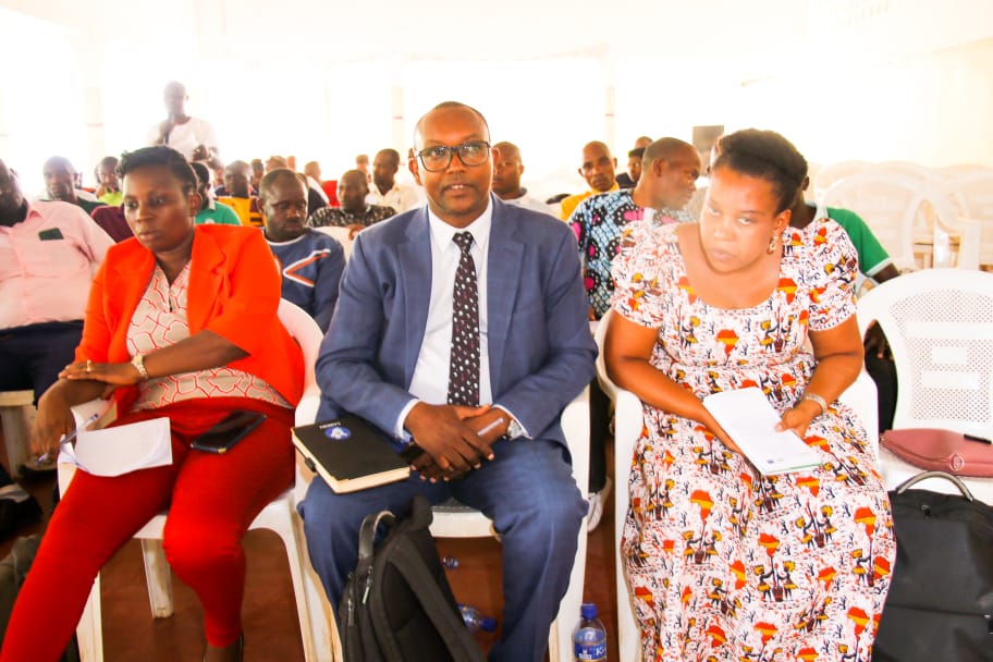msp_burundi's tweet photo. Les exposés sont axés sur la mission de l'inspection Générale du @mspls_bdi, les normes exigées pour les accréditations des structures sanitaires et apparentées, les effets néfastes des médicaments,résultats des constats issus des inspections faites par #IGSP en @BubanzaProvince. https://t.co/MaSTdqcOd3