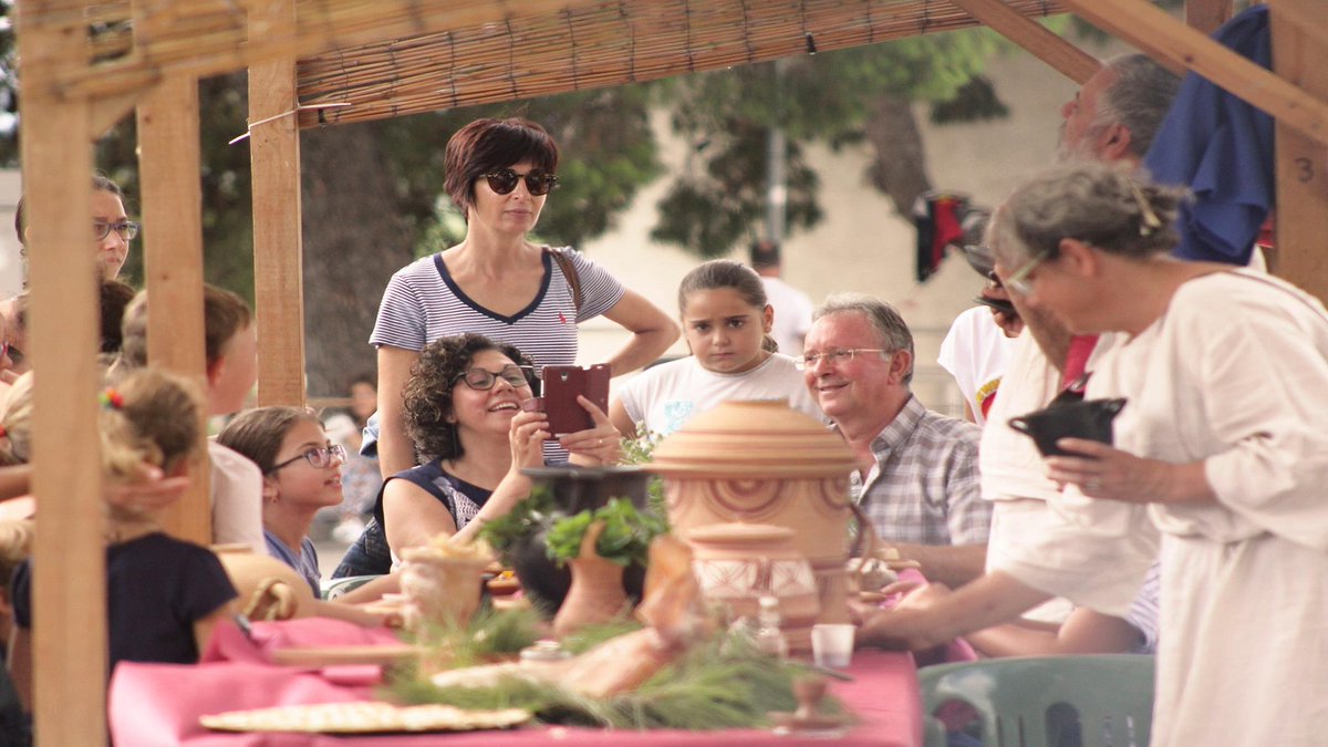 patrimonigencat's tweet photo. Aprofita el Cap de Setmana Ibèric (1 i 2 d'octubre) per conèixer el jaciment durant les jornades de portes obertes!
Podràs gaudir del '#Tyrika, festival iber d’#Alcanar', visites teatralitzades, tallers, recreacions històriques i molt més!
👉 https://t.co/5ogQXNlxSe #csi_ibers https://t.co/Y9LF8eOuME