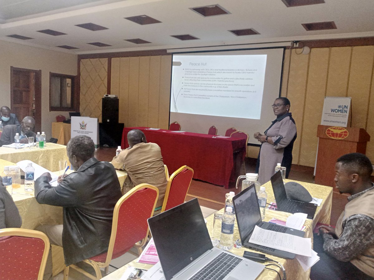 WagZimbabwe's tweet photo. @WagZimbabwe Executive Director @EdinahMasiyiwa2 sharing the #PeaceHut Model and the #heforshe campaign at a Traditional Leaders Conference in Manicaland province
@unwomenzw 
#EndViolenceAgainstWomen 
@HreSpotlight https://t.co/Yopv90jeZH