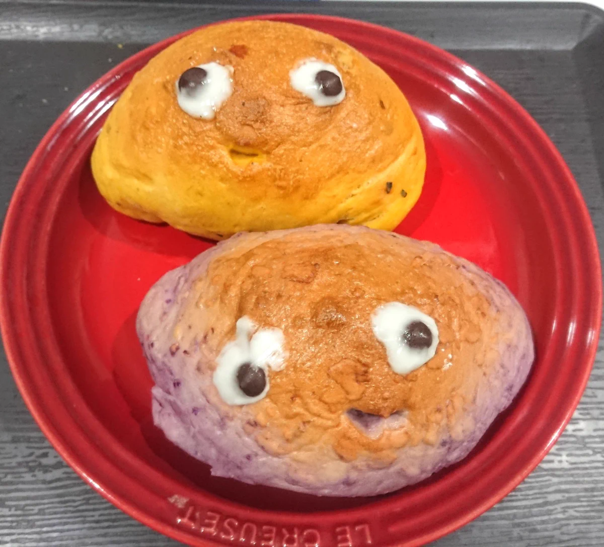 違うwそうじゃないww近所のパン屋さんの新作が気になりすぎるwww