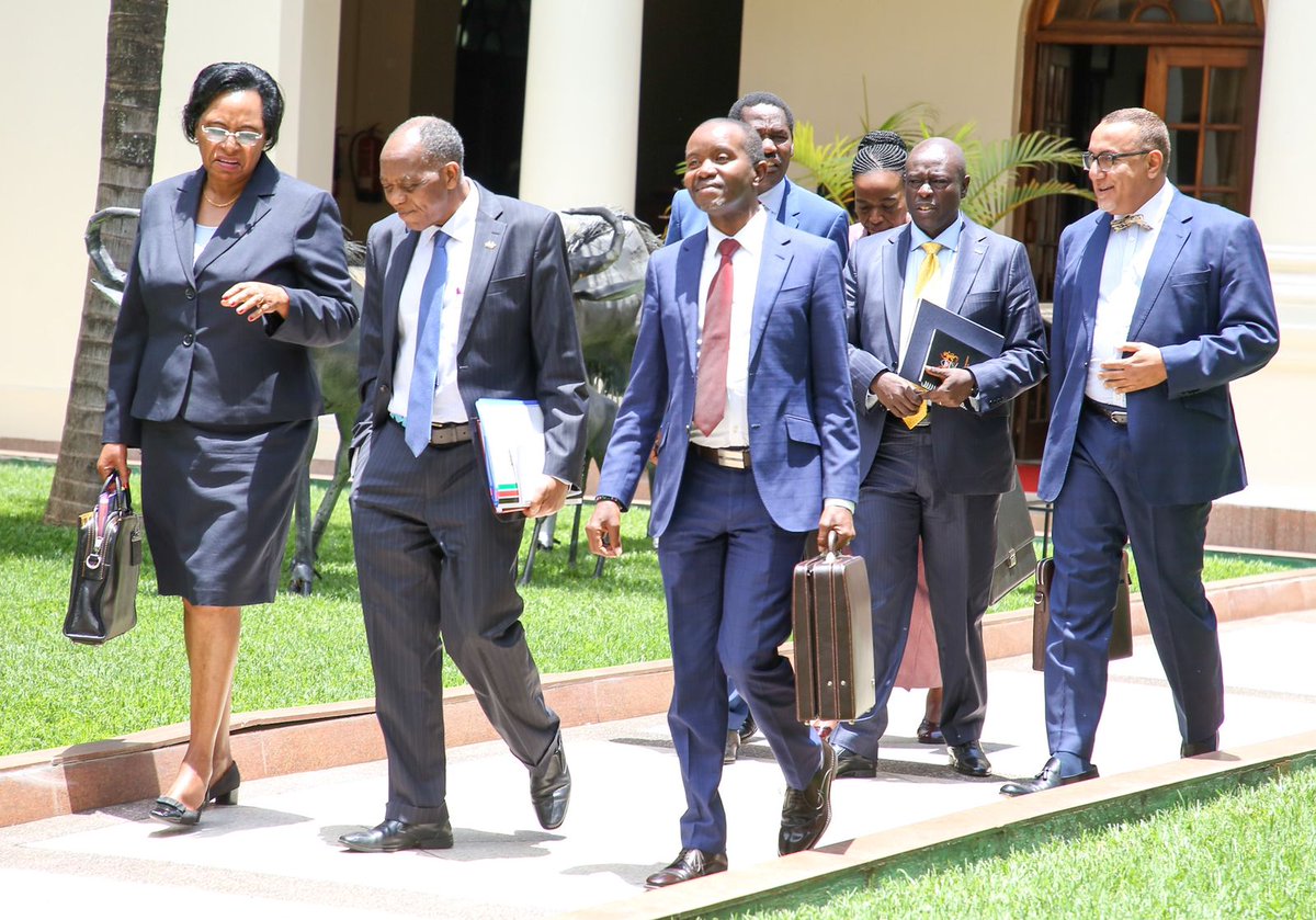 WilliamsRuto's tweet image. Top of the agenda of the Government is to fix the economy, tackle the ongoing drought, counter insecurity and ensure the country remains free of the Ebola virus.