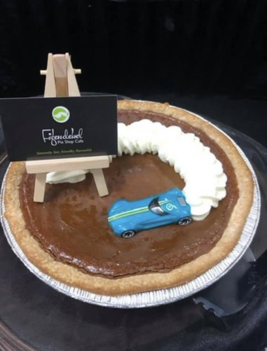 It’s time to place that Thanksgiving Pie order. 780-465-4444. #yeg #yegfood #yegeats