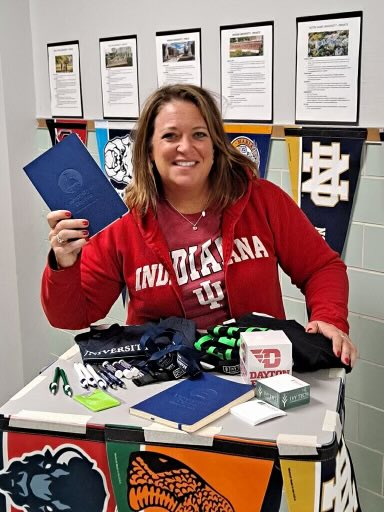CCR_WarrenTwp's tweet photo. Warren Online Academy celebrating College Go Week! #yourfuturestartswithWarren #warrenwill #growyourfuture #startyourfuture ⁦@warrencsc⁩ ⁦@Counselors_K12⁩ https://t.co/jZIKRjJTRj