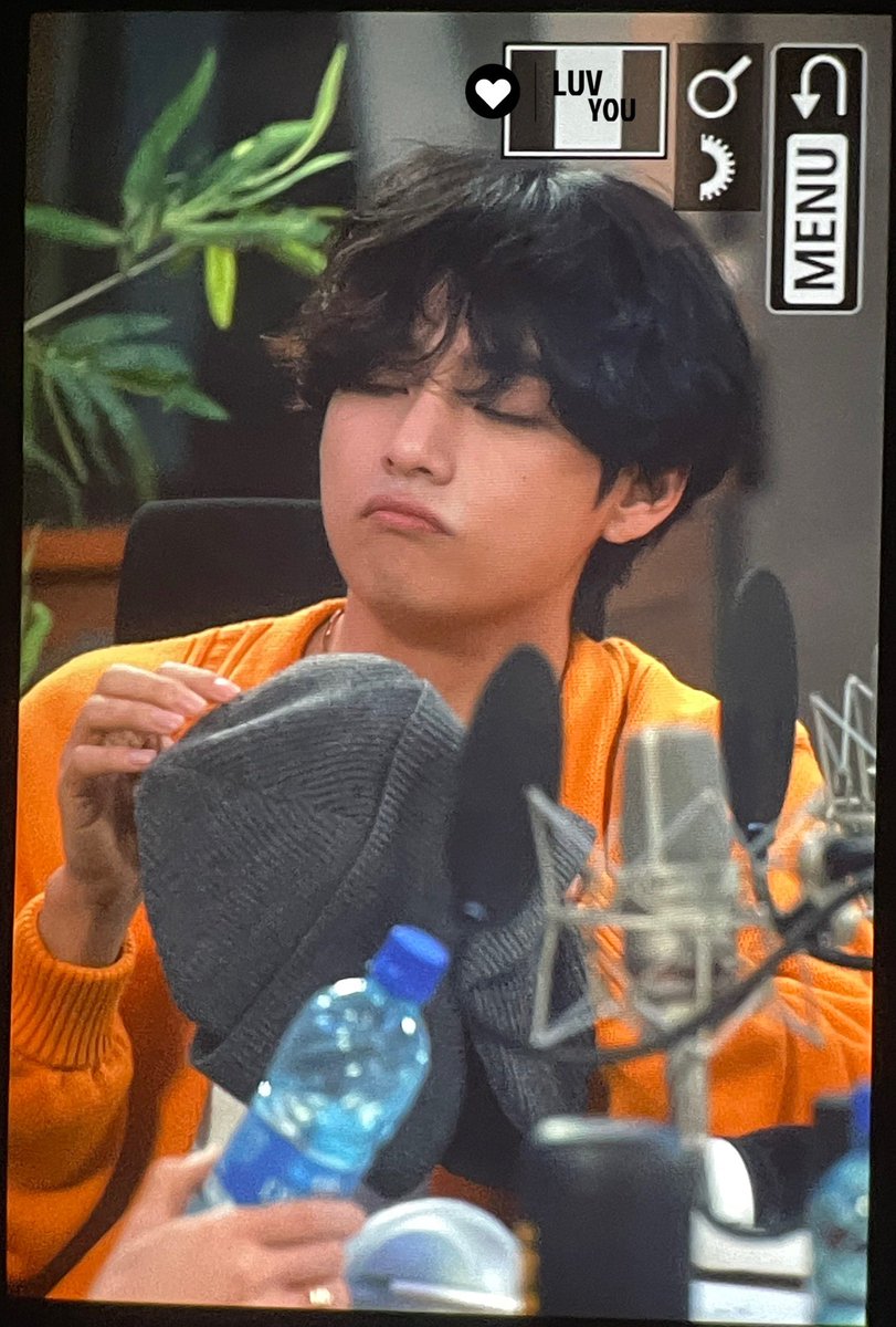 luv_you1230's tweet photo. •PREVIEW• 220927
#KIMTAEHYUNG #김태형 #방탄소년단뷔 #태형 #BTSV #V #テテ@BTS_twt https://t.co/6whHpSvQUe