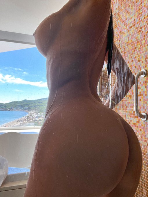 Watch Goddess Angelina's leaked NSFW photo on TwXstars