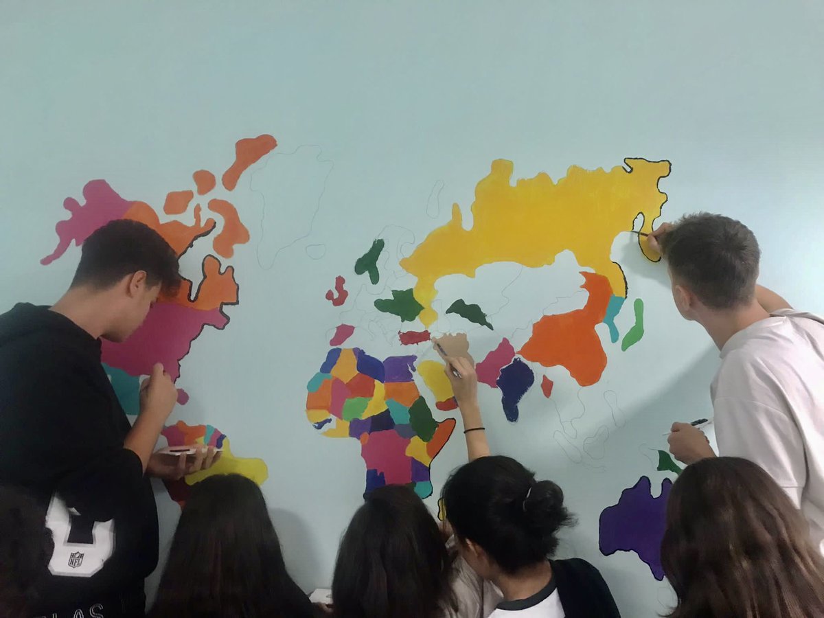 Coğrafya Kaderdir! sloganıyla yola çıkan Coğrafya Kulübümüzün renklendirdiği dünya haritamız. 🌿 <a href="/DogaOkullari/">Doğa Koleji</a> <a href="/DogaOkullari/">Doğa Koleji</a> <a href="/yasemintncaykli/">Yasemin Tunçayaklı</a> <a href="/ferit42397798/">Ferit Demirdaş</a>  <a href="/osmann_nuri/">Osman Nuri Yakupoğlu</a>