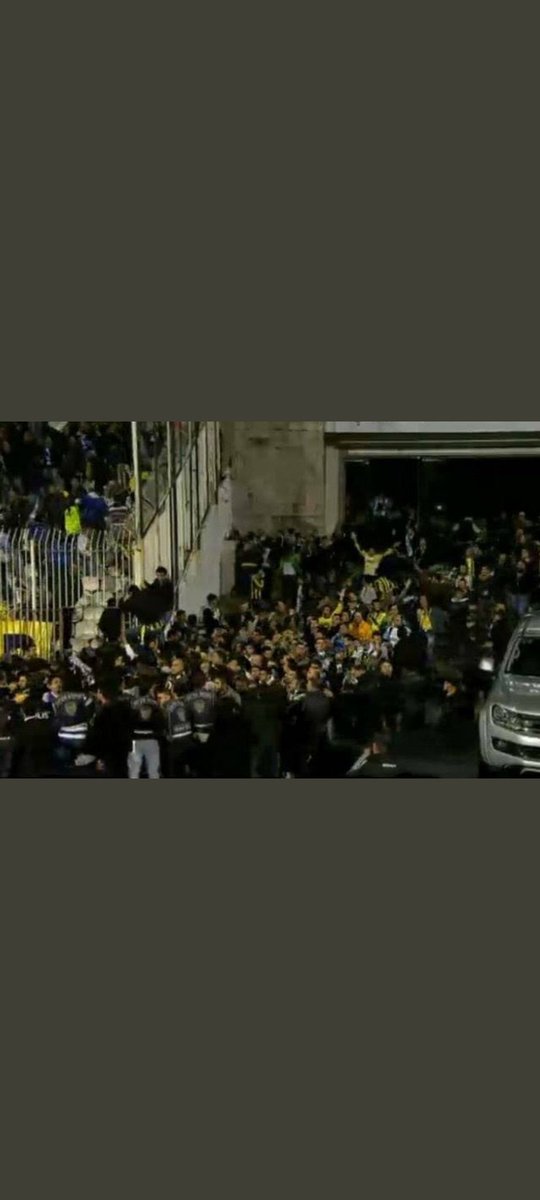 Korkunun eçele faydası yoktur.. #KorkakBeşiktaşTribünü