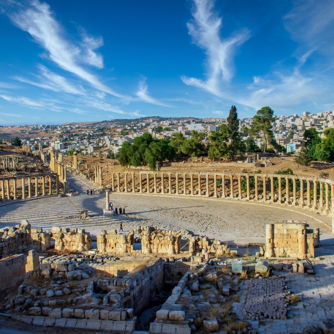 PetraNightsTour's tweet photo. 📍 Oval Plaza, Jerash, Jordan
#tour #tourism #holidays #luxury #viajes #turistando #luxurytravel #vacaciones #history #tours #mochileros #turistico #ancient #middleeast #holiday #historia #latam #travel #bestdestinations #turismo #MedioOriente #antiguo #viaje #gerasa #explore https://t.co/PjR8MV9n1s
