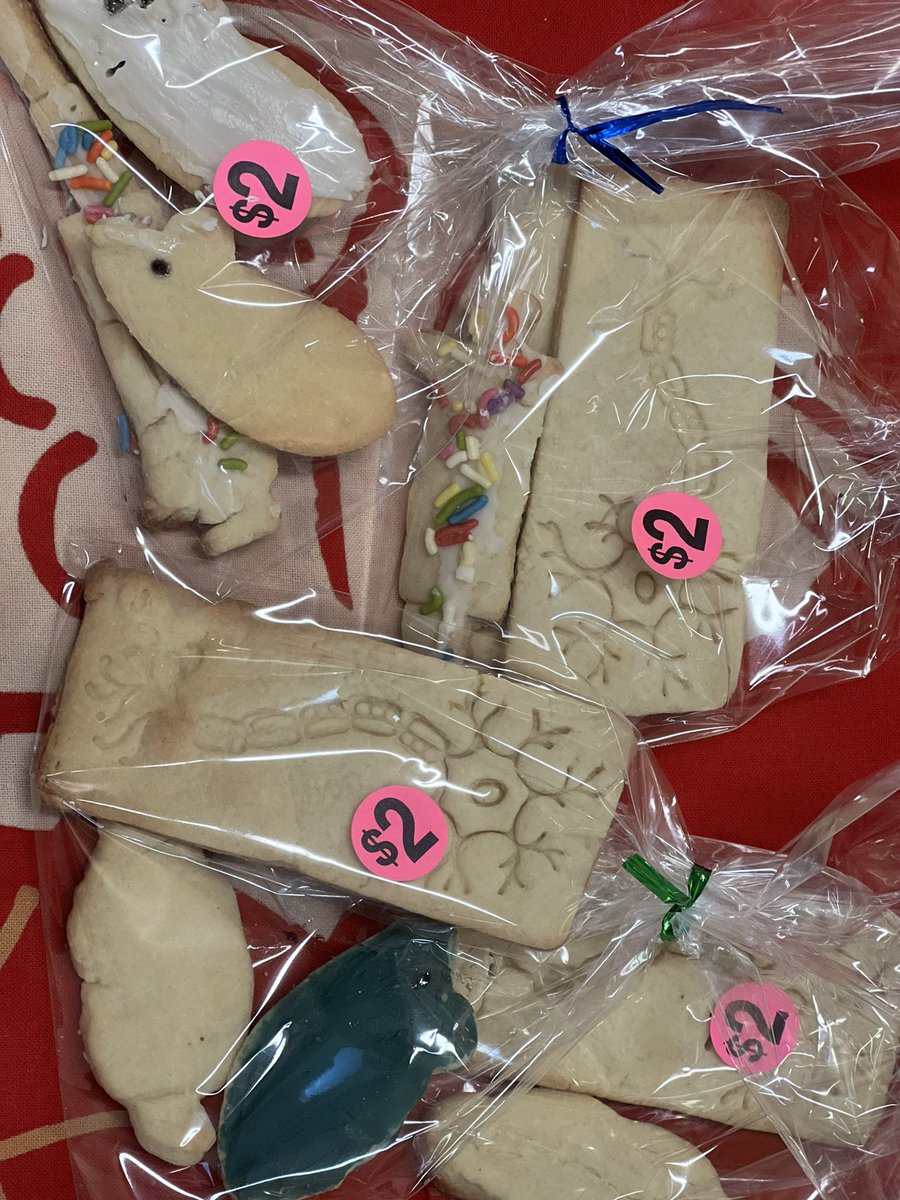 adrianoblak's tweet photo. Stop by @NeurosciStark and grab some goodies at the Bake Sale to support the #walktoendalz #endalz @alzassociation 💜 https://t.co/8XebMz5J0p