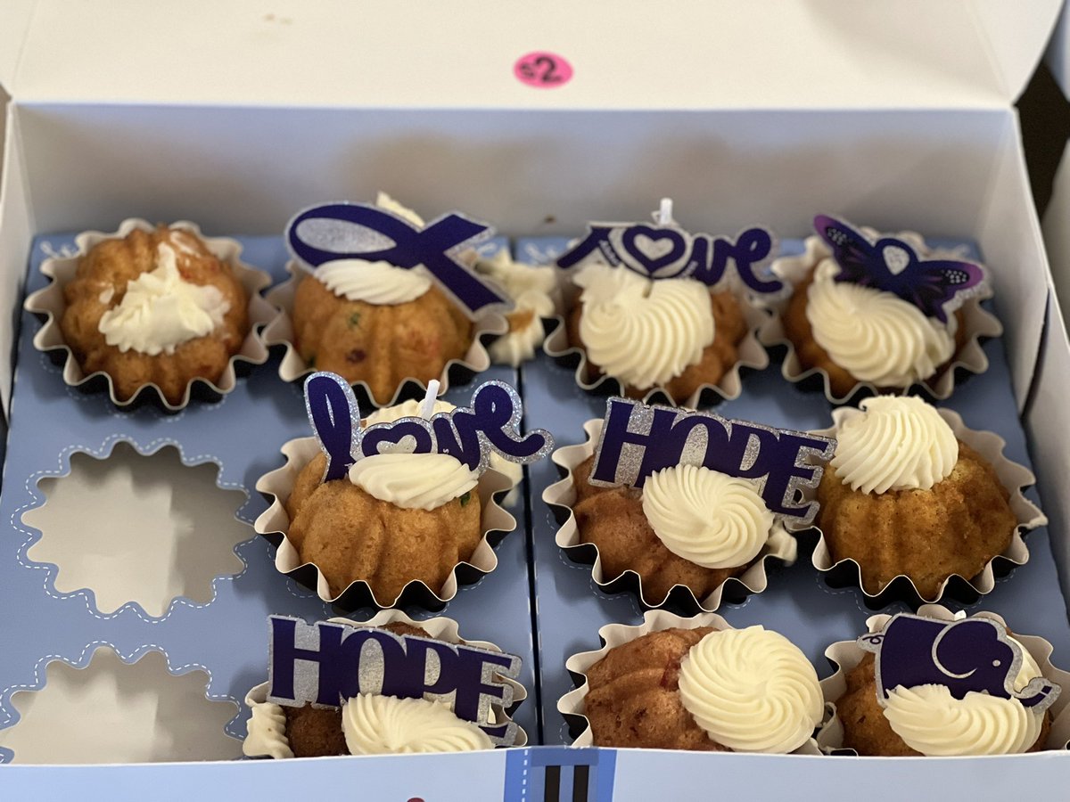 adrianoblak's tweet photo. Stop by @NeurosciStark and grab some goodies at the Bake Sale to support the #walktoendalz #endalz @alzassociation 💜 https://t.co/8XebMz5J0p