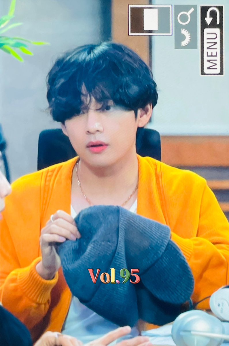 visionoflove_95's tweet photo. 220927
💛🧡💙
 #태형 #KimTaehyung #TAEHYUNG #BTSV #BTS #V #뷔 https://t.co/EpGxtYmgDb