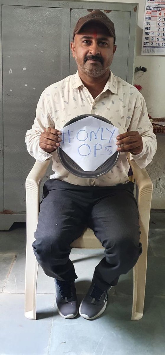 लोग कहते हैं कि आंदोलन, प्रदर्शनऔर जुलूस निकालने से क्या होता है?
इससे सिद्ध होता हैकि हम जीवित हैं
@Vijaykbandhu  <a href="/imtechnonitin/">(NITIN MEHTA)</a> <a href="/bprawatNOPRUF/">B P Singh Rawat (NOPRUF)</a> #Fasting_for_Anitaben_and_Satyambhai #onlyOPS