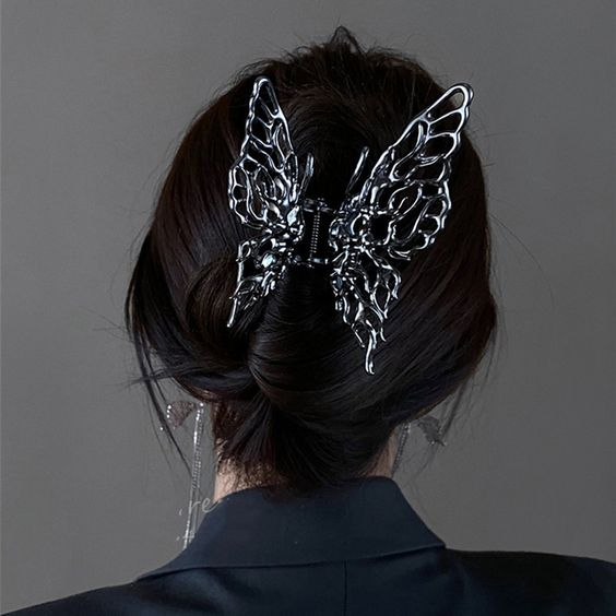 archivedlooks's tweet image. Butterfly hair clips