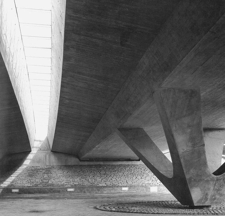 Western Bank bridge and concourse @sheffielduni 
Ove Arup partnership, 1969
Photographer unknown
