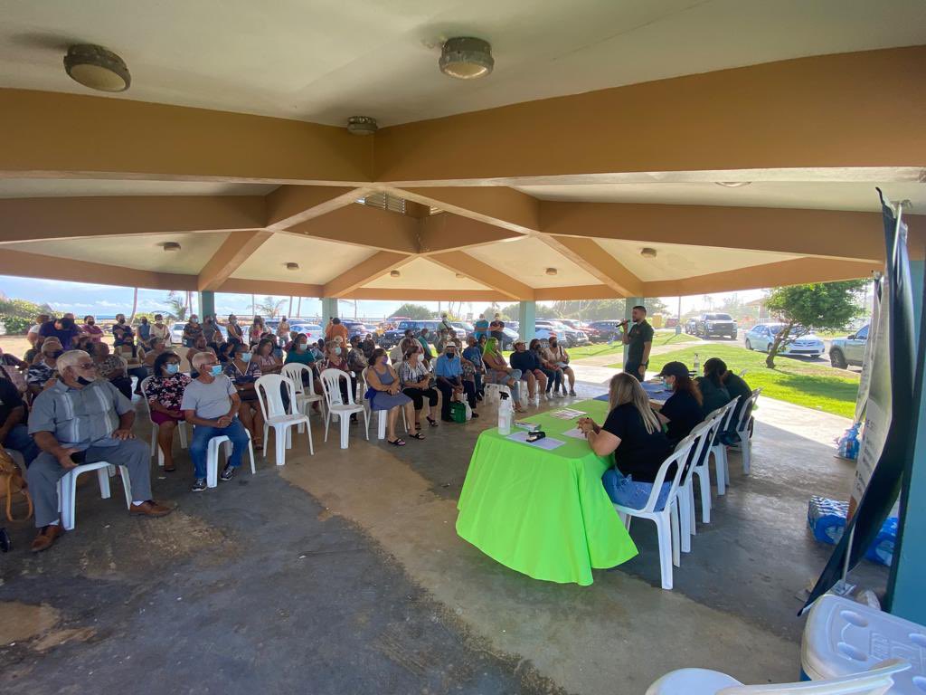 CamuyCity's tweet photo. #AHORA | Nuestro alcalde, @gabrielhr51 junto al Instituto Socio-Económico Comunitario (#INSEC), desde la entrega de vales de alimentos en nuestro pueblo de #Camuy. #SeguimosTrabajando #CamuySeLevanta https://t.co/hxiqw0A82P