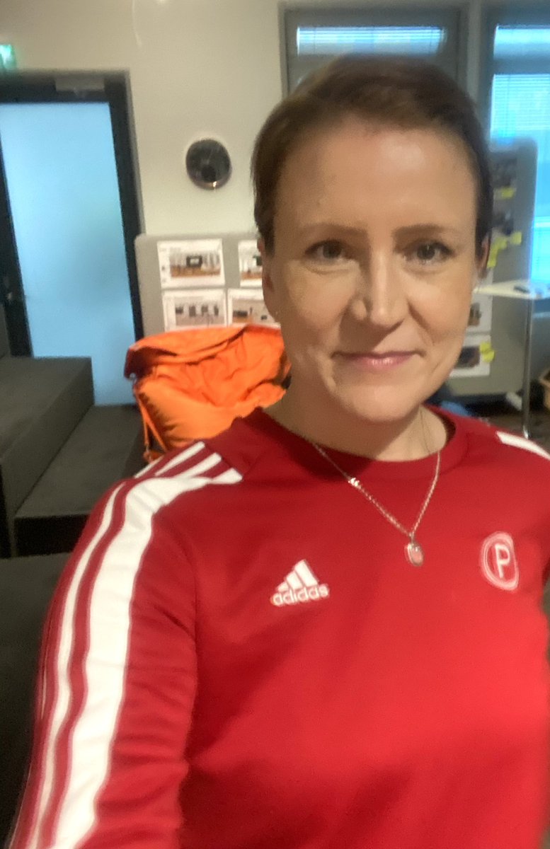 Tänään #seurapaitapäivä #tampereenpyrintö ja toimistopäivä <a href="/GoforeGroup/">Gofore</a> #munseura #aina