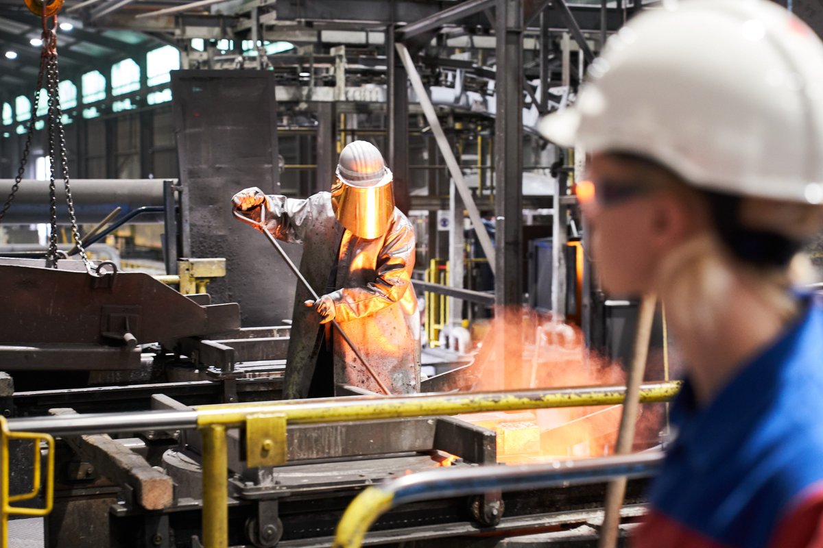 Schülerinnen mit #Energie- und Zukunftsfragen an die Metallbranche - #mintpink zu Gast bei der @trimet_se! Beeindruckende Kulisse, beeindruckende #mint-Karrieren bit.ly/3Rwsa3D 

<a href="/HH_BWI/">Wirtschaftsbehörde</a> <a href="/KoerberEdu/">Körber Edu</a> <a href="/TUHamburg/">TU Hamburg</a> @HAW_Hamburg <a href="/UHHMIN/">UHH - MIN-Fakultät</a> <a href="/HCUHamburg/">HafenCity Universität Hamburg (HCU)</a> <a href="/HSUHamburg/">HSU Hamburg</a> <a href="/hh_bsb/">Schulbehörde Hamburg</a>