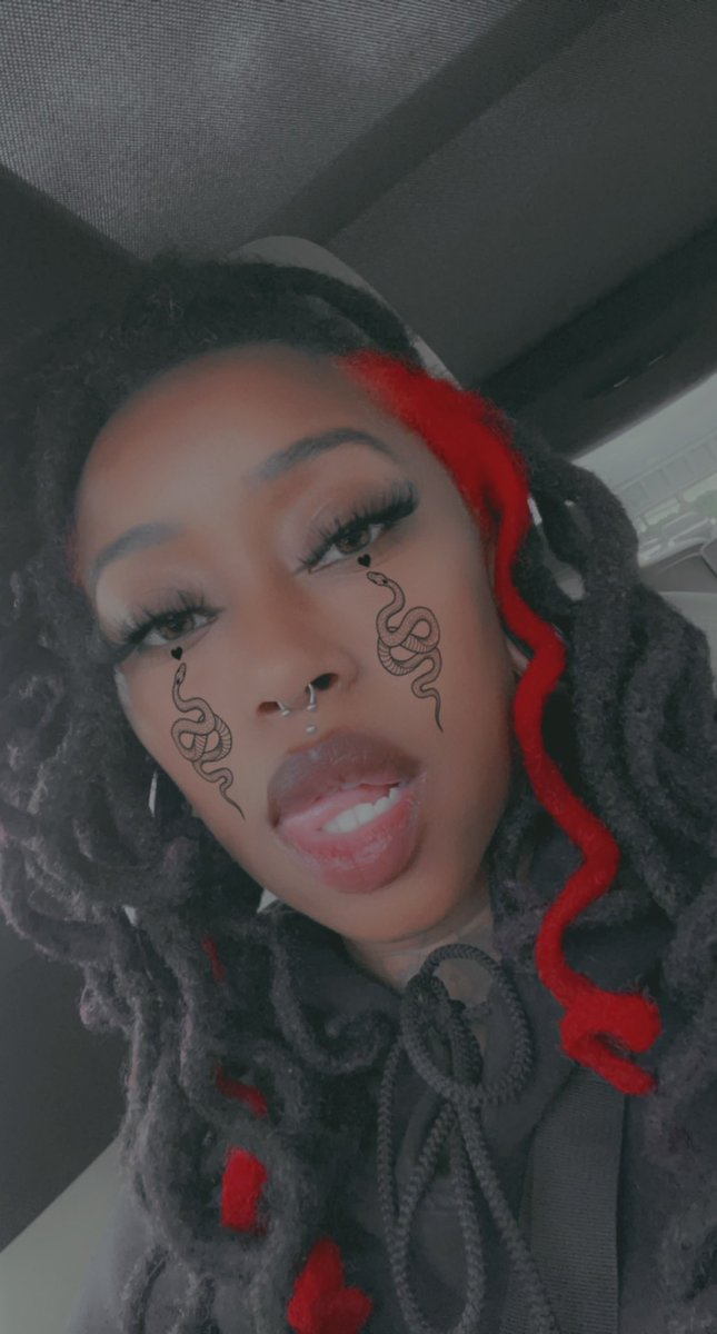 RastaPinUpp's tweet photo. Just a lil update tho… 6yrs loc’d. 1 year with my mini wicks 🤪 https://t.co/VP1PNhVJYl