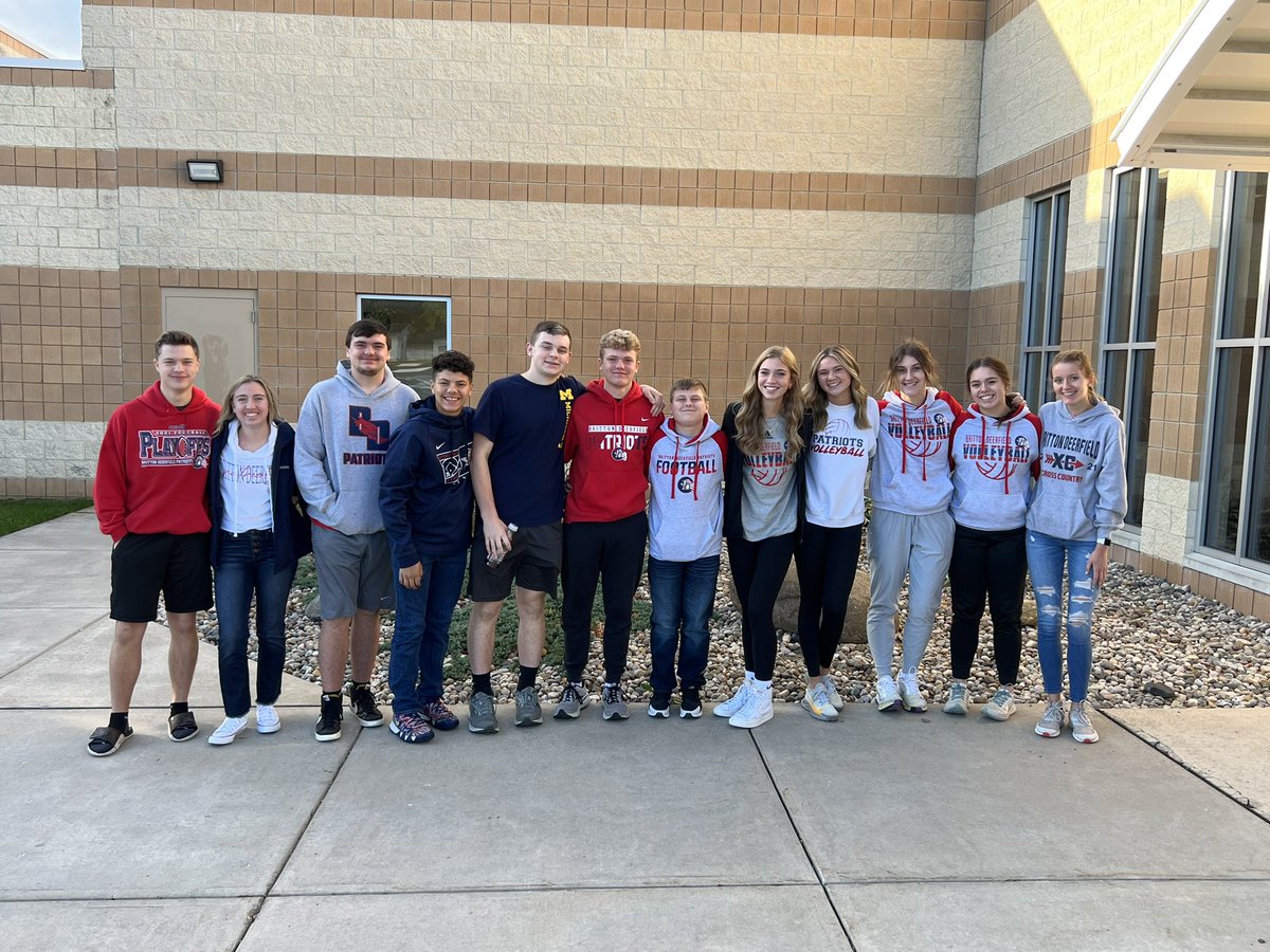 athletics_bd's tweet photo. It’s time for the annual TCC Leadership Workshop day at Madison HS. 10-12 student athletes from the 7 TCC schools come together to build better leadership skills in an interactive program by Craig Hillier! @DonnellyDoug https://t.co/SJwpYPWgY2