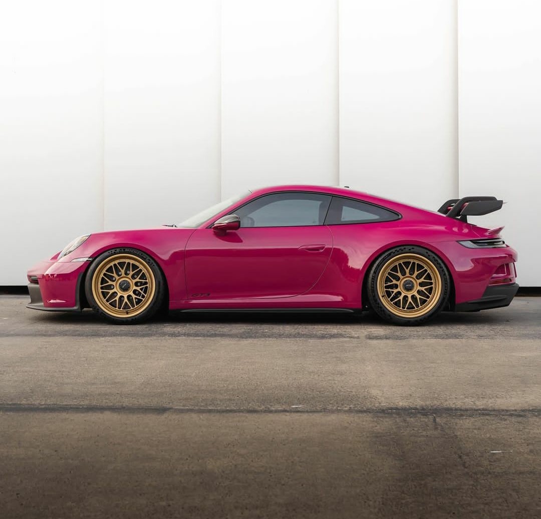 Porsche Club tweet media