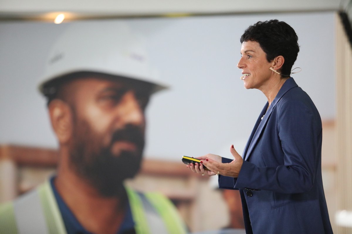 SabrinaSoussan's tweet photo. A new page in this chapter of @Suez's history opens today. I’m proud to have presented alongside my team our new 2027 strategic plan.

My ambition is for @Suez to become the trusted partner for circular solutions in our industry ⤵️ #CreatingCyclesForLife https://t.co/SPrEZ98DHU