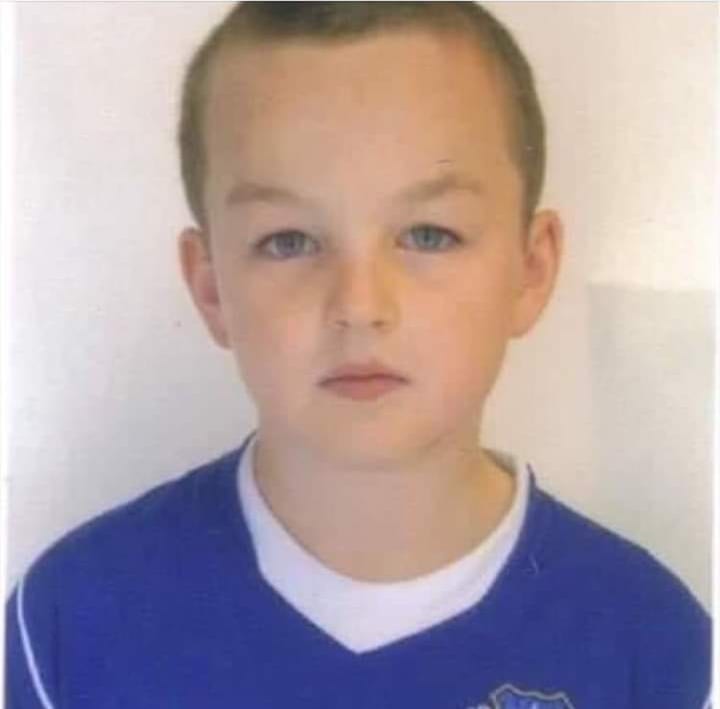 russell_liburd's tweet photo. @scouseblue48 @MarkOllerhead4 @sianefc13 @NormanPatt @blackrodblue @BLUENOSEBOB1878 @camoefc84 @StephenMaccaMc1 @tezzermelad @HarperKenny @Everton Happy Birthday in heaven 2 #LittleBoyBlue #RhysJones. Still very sadly missed by #Everton & #LFC Fans #AroundTheWorld. #CityUnitedInGrief #Liverpool #MerseysideUnited #NSNO #YNWA #RIPRhys πβ€οΈπβ€οΈπ’π’π’π’ https://t.co/42nDpv0hEN