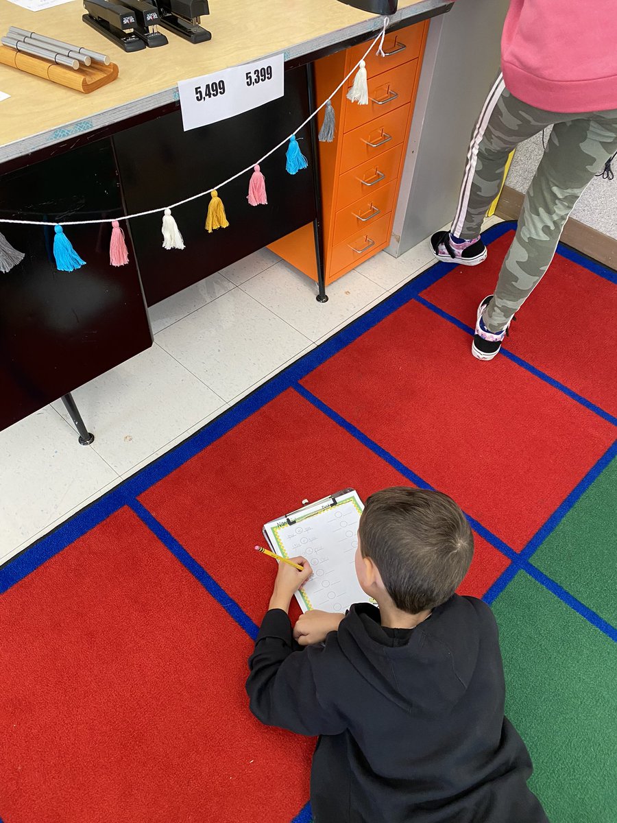 MsSangiorgi's tweet photo. Comparing numbers around the room! https://t.co/Iq4FfDEtNO