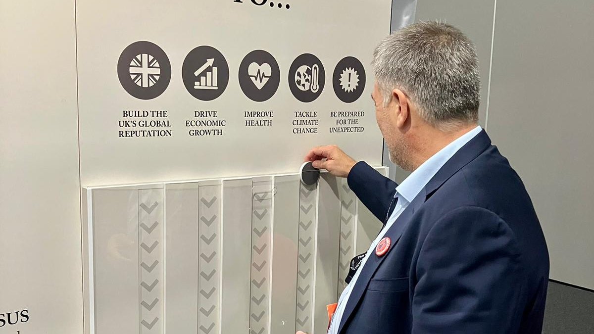 acmedsci's tweet photo. We've had fantastic discussions with MPs on priority areas for R&D investment. Thanks to @BellRibeiroAddy, @DanielZeichner, @Afzal4Gorton, @IanByrneMP & others for stopping by to share your views on how we can #BackInnovation. Join the conversation with us at stand 158 at #Lab22 https://t.co/PGuvuCkGYy