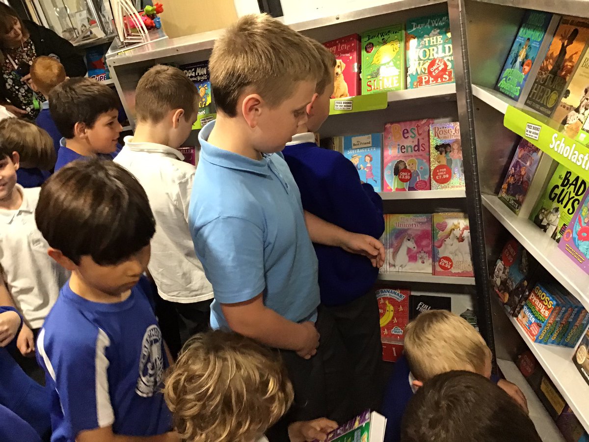 HilderthorpeSch's tweet photo. #hildyear4 exploring the books that are available to buy from the school book fair. #hildread https://t.co/cDb1POBB11