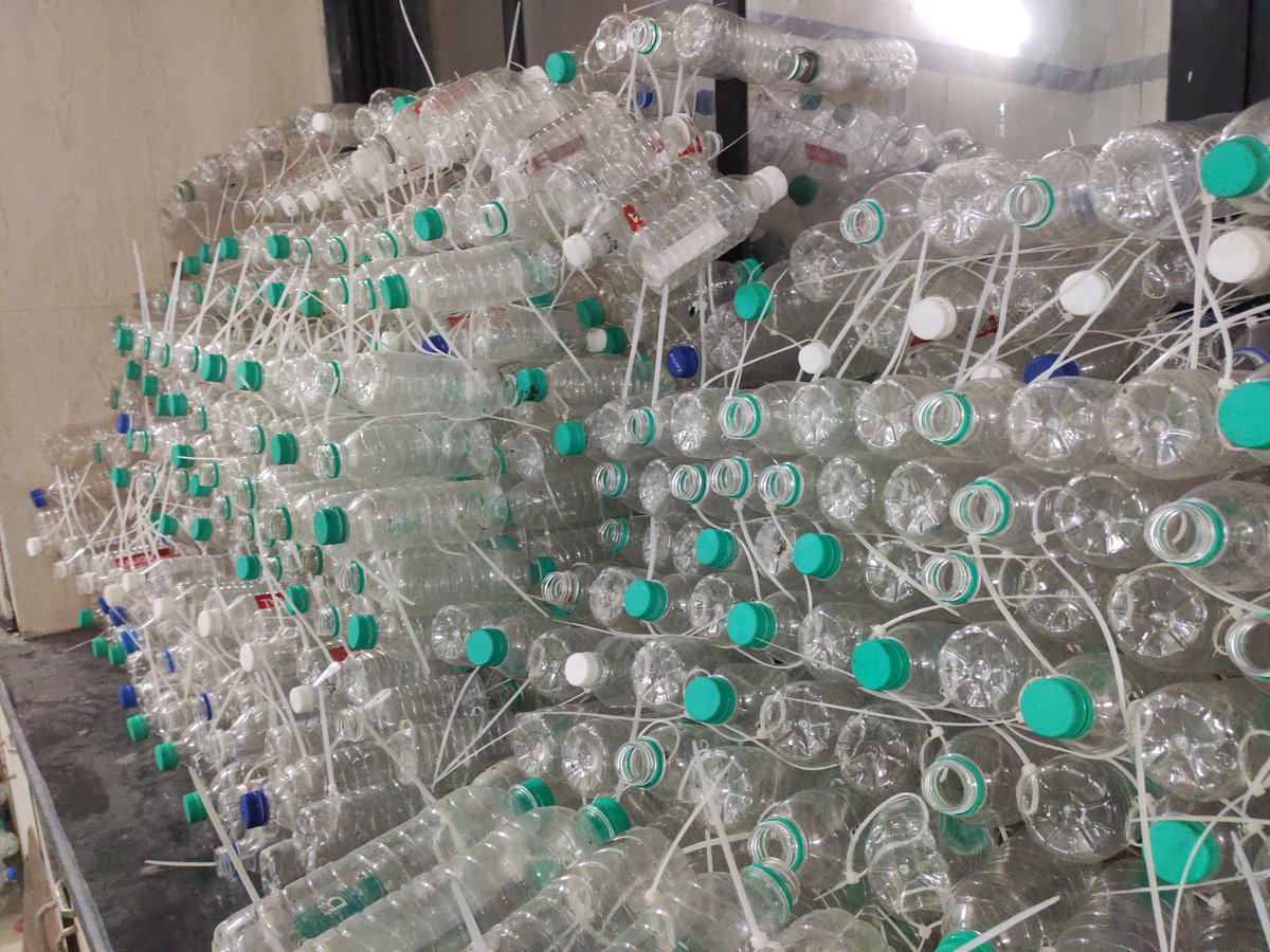 Pixxelkar's tweet photo. Recycled Kind of a Day ๐พ
Attempting to Build Urban Installation for social message of plastic Usage
๐
#UrbanInstallation #InstallationArt #UpcycledArt #IndianSwatchtaLeague https://t.co/PA0fjSaWni