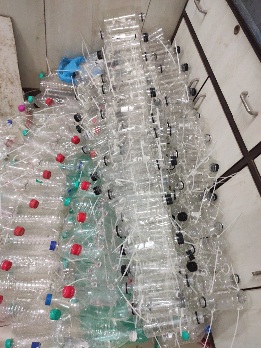 Pixxelkar's tweet photo. Recycled Kind of a Day ๐พ
Attempting to Build Urban Installation for social message of plastic Usage
๐
#UrbanInstallation #InstallationArt #UpcycledArt #IndianSwatchtaLeague https://t.co/PA0fjSaWni