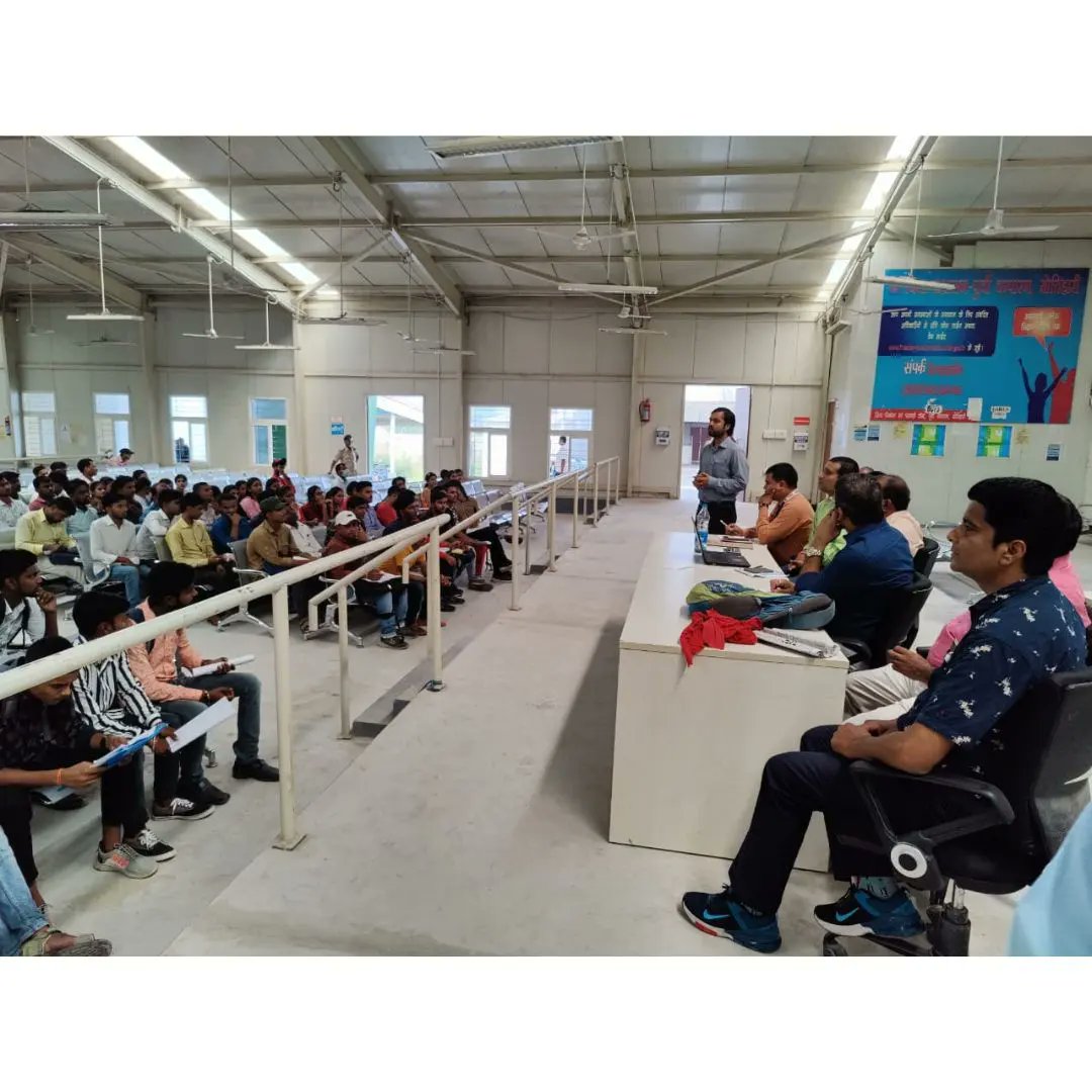 BiharSDM's tweet photo. DRCC, मोतिहारी में आयोजित जॉब कैम्प आज उत्कर्ष स्माल फाइनेंस बैंक द्वारा 16 और डस्की स्टालिन सर्विसेज (DSETS) 44 अभ्यर्थियों का चयन किया गया। 
चयनित अभ्यर्थी उचित वेतनमान के साथ क्रमशः बिहार, अहमदाबाद और फरीदाबाद में पदस्थापित किए जाएंगे।
.
.
#bsdm #biharskilldevelopment #DSETS https://t.co/ZbG3FWha7D