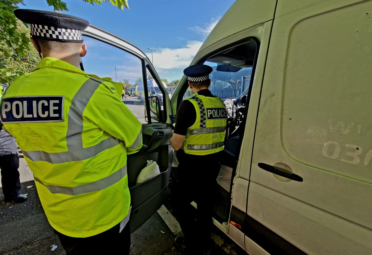 gmpolice's tweet photo. #UPDATE | As part of #OpAVRO, we are actively tackling uninsured vehicles across Greater Manchester in a continued commitment to making the roads safer. 

Here's another uninsured vehicle we've taken off the streets as part of our ongoing traffic operation #GMTravelSafe https://t.co/UXrr74LzNv
