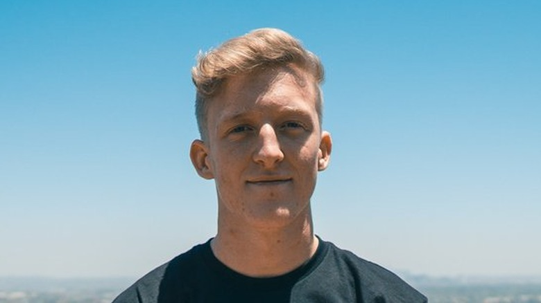 Simpsi491's tweet photo. @Tfue digga du warst immer zu schlecht um gegen @ThKrauser nh gruppenkeile zu gewinnen, also rede nicht https://t.co/rmI8Yv0CpQ