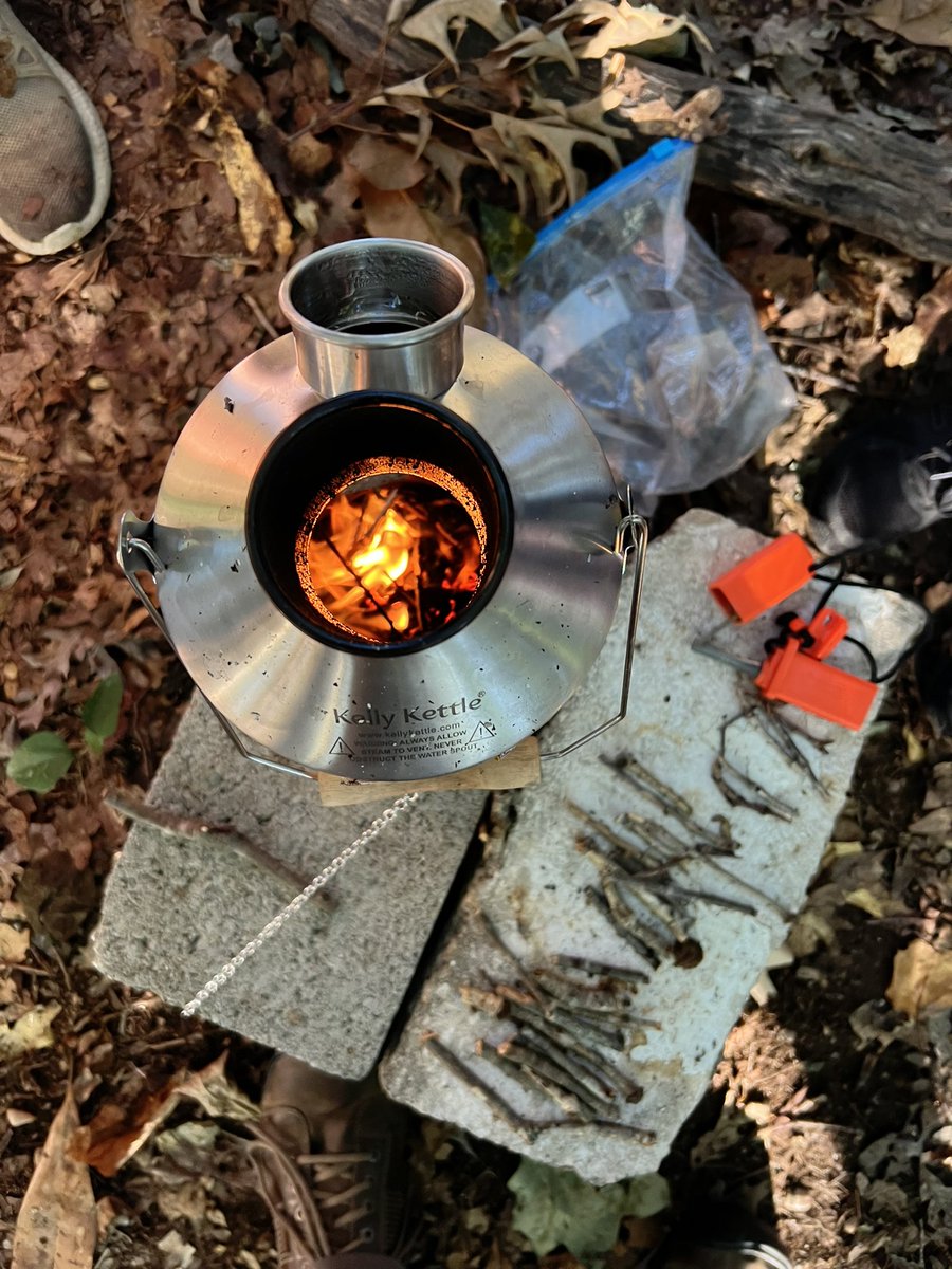 scomorrison's tweet photo. Cooler weather this morning so we boiled water for tea and practiced #mindfulness in a #sitspot for the first time. @KellyKettle #teachingoutside #engagedlearning #enviroed #ElonEd https://t.co/Zik7nWHcv9