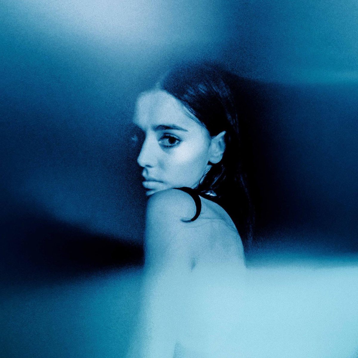 samiatheband's tweet photo. my second album, Honey, out 1/27 on @GrandJuryMusic ❤️ 
produced by @0normalparents 
photo by Sophia Matinazad https://t.co/8q5QHNO1Sn