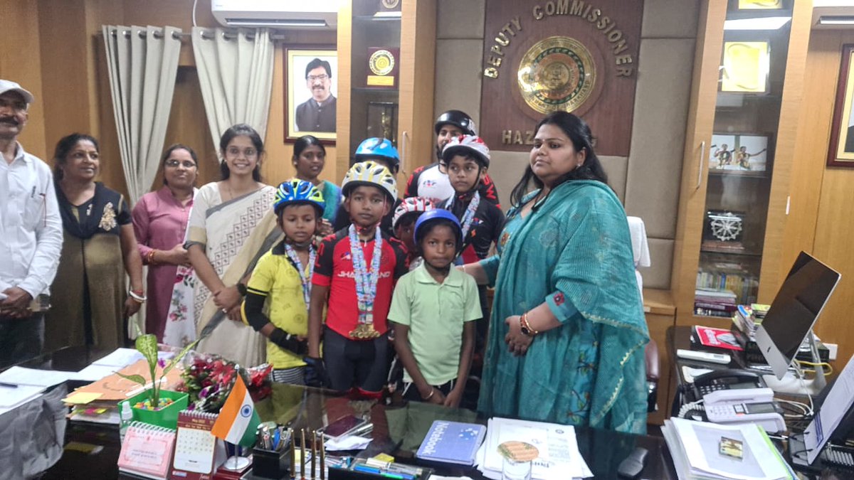 झारखंड स्टेट स्केटिंग एसोसिएशन रांची में 25 सितंबर को खेलगांव में ऑल इंडिया स्केटिंग चैंपियनशिप का आयोजन किया गया। जिसमे
जिले के खिलाड़ियों ने उम्दा प्रदर्शन कर एक दर्जन से अधिक मेडल अपने नाम किया।
<a href="/JharkhandCMO/">Office of Chief Minister, Jharkhand</a>