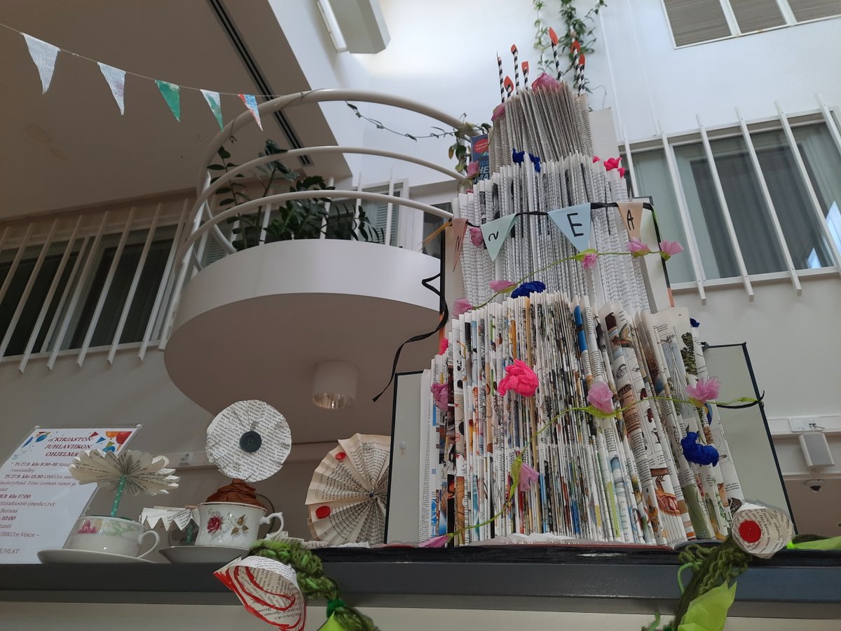 orivesi's tweet photo. 🎂 @orikirjasto täyttää 150v ja juhlii koko viikon ajan!

🤩 Rovastinkankaan eskariryhmä askarteli upean kakun, jota voi käydä ihailemassa kirjastolla.

🎂 Pe on tarjolla myös kermakakkua klo 16 sekä ohjelmaa koko viikon ajan.

Katso ohjelmatiedot: https://t.co/WD0mvXZZrX https://t.co/8xDOtn3nsz