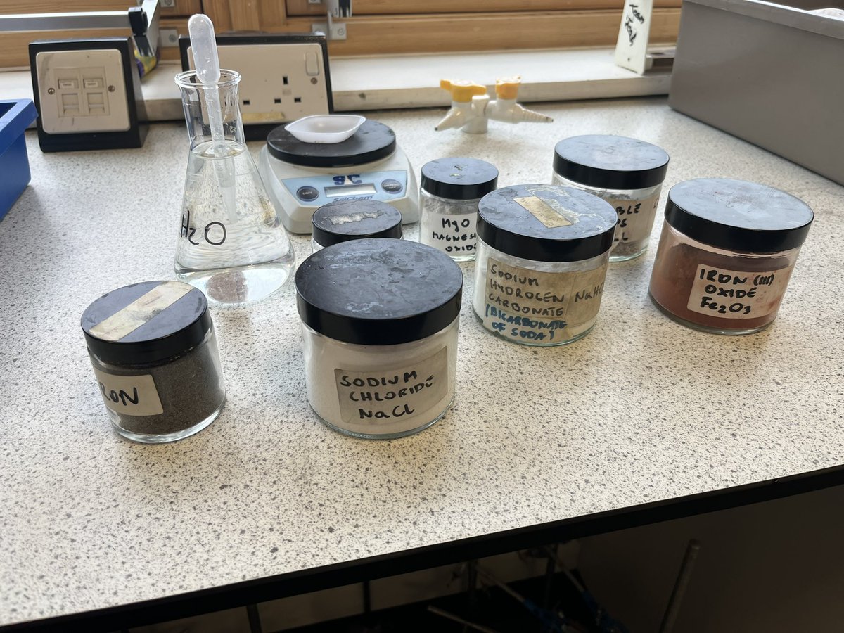 bbs_science's tweet photo. Year 11 were weighing out the mole today. 🧮 https://t.co/4XeeZmWAuW