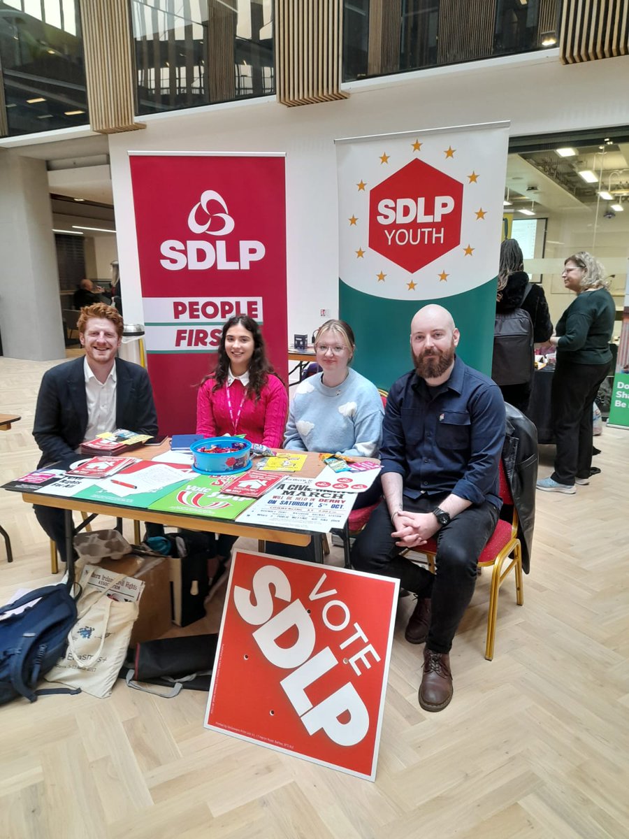 MatthewOToole2's tweet photo. Great be at @UlsterUni @UUSDLP freshers fair. Plenty of interest from Ulster students interested in building a social democratic future in Ireland 🌹 https://t.co/ZKhYTPwELY