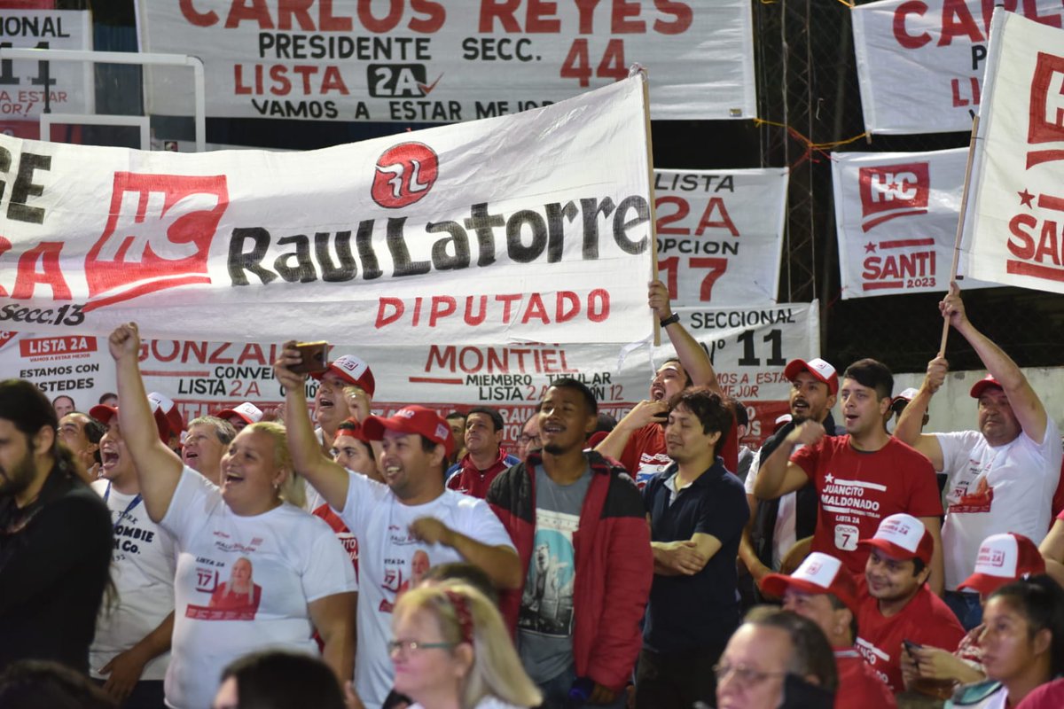 raulatorre's tweet photo. ¡Multitudinario acto con las 11,12,13 y 44 de Capital! 
Me enorgullece notar que nuestro trabajo, en estos años en la Cámara de Diputados, se ve reflejado con muestras de cariño y apoyo a este proyecto, y por sobre todo, en la confianza que nos dan para seguir representándolos. https://t.co/2g6MuIhRFD