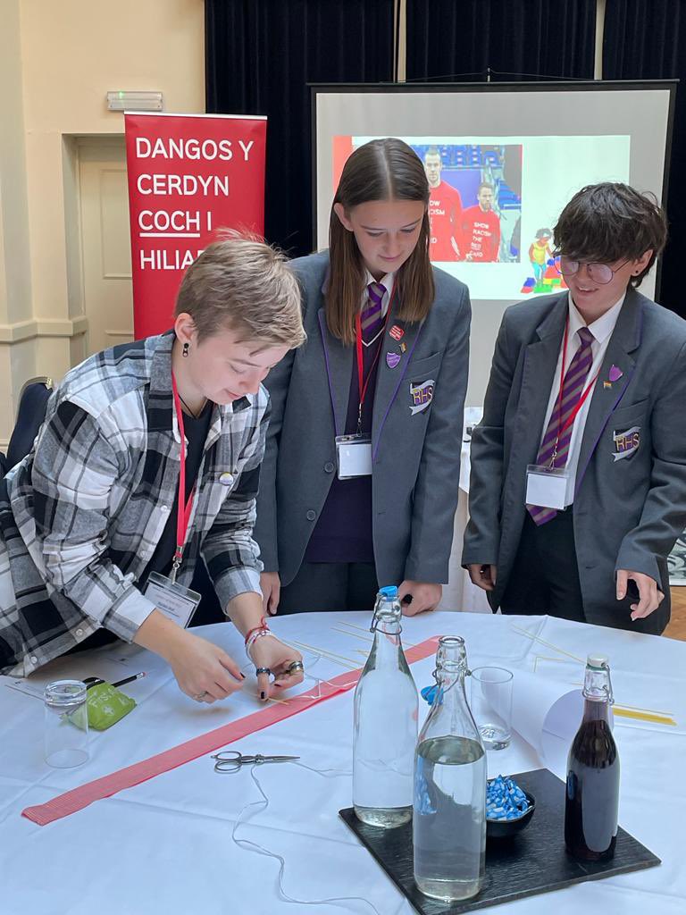 theredcardwales's tweet photo. WAW! Dan ni wedi cael diwrnod bendigedig efo'r llysgenhadon "Leaders of Now" newydd o Ysgolion Uwchradd Gogledd Cymru. Diolch i bawb!
 
WOW! What a fantastic day we’ve had with our new “Leaders of Now” ambassadors from Secondary Schools across North Wales. Thank you to everyone! https://t.co/9fgGJyAQVT