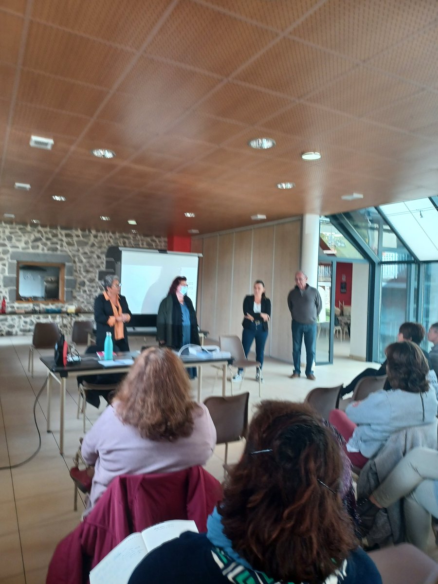 amonteillet's tweet photo. Le @CNAScentre au plus de ses adhérents😀 Le bureau départemental 63 a réuni ses correspondants aujourd'hui à St Victor La Riviere pour diffuser les nouveautés CNAS 2023 #proximité @faye_aline https://t.co/88irkz9c8V