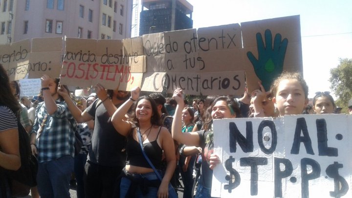 Chile. Si se firma el TPP se acaba la soberanía y termina de privatizarse el país federacionccu.cl/2022/09/27/chi…