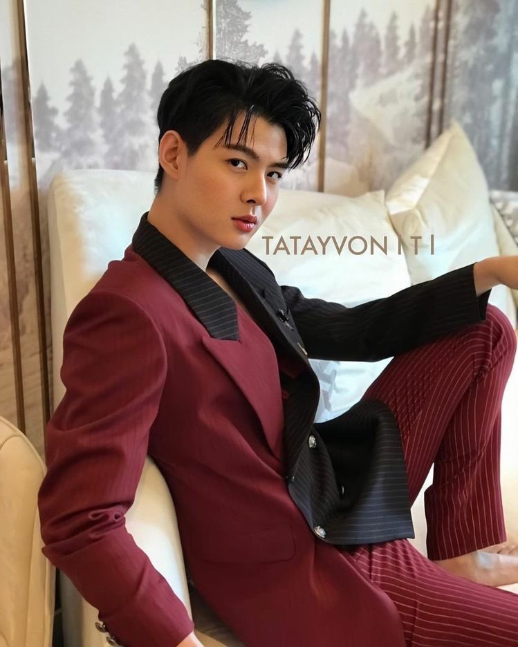 Ailuropodare's tweet photo. My chubby cheeky bunny sweetie sexy pie🥺 even if I've been lot less active on twitter I've never stopped following &amp;supporting you. I'm so proud of the man and of the actor you are today and I always wish you the very best. Fighting 👌👌❤❤ #Saint_sup #MingEr forever ❤ https://t.co/SMJhjbTVmX
