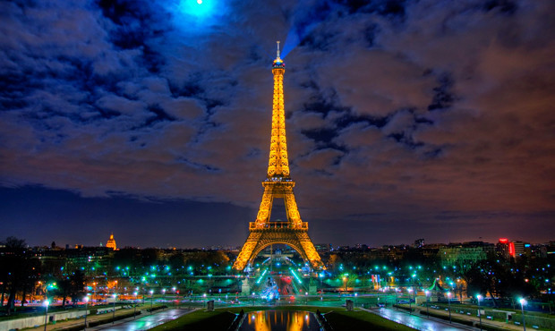 HappyCF_'s tweet photo. Quiero irme de viaje fuera del país y ahora no puede ser. Entre mis destinos favoritos están París y Ámsterdam. Que los astros se alineen para que el año yo esté allí jj https://t.co/1ggPRCR12c