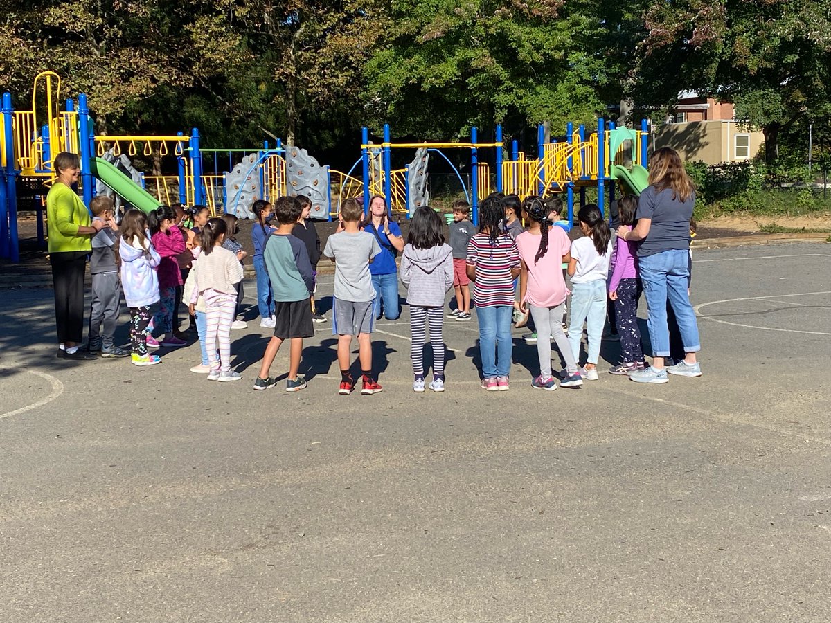 Bethesda_ES's tweet photo. BE had a great visit from Bar-T  @Bar_T_Tweets today! Grades 2-5 participated in team building activities to help strengthen communication, collaboration, and creative thinking! https://t.co/ICH8fZgzsg