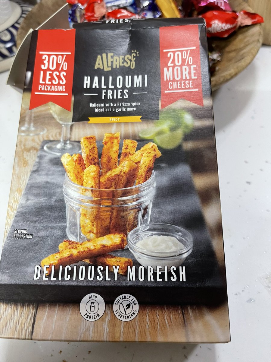 lizziedunn28's tweet photo. @waitrose these looked so good in the shop and then the reality of them when at home 🤣 plus only 6 pieces in the box but advertising 11 pieces on the front. Not very good. https://t.co/gqyLWgbxwB