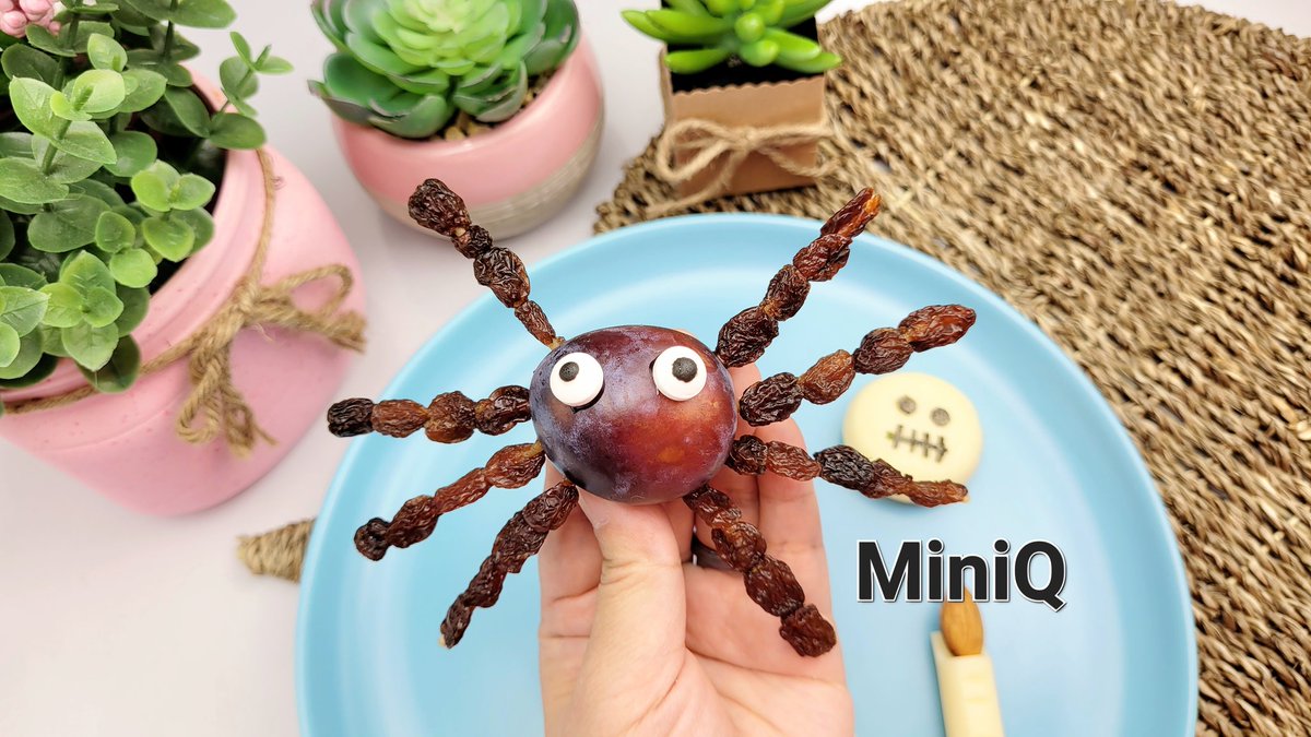 miniqgallery1's tweet photo. How To Make A Fruity Spider?⤵️

https://t.co/KY0ffQkpp2

＃Halloweenfood2022
#Halloween https://t.co/C1ai8U3hdu