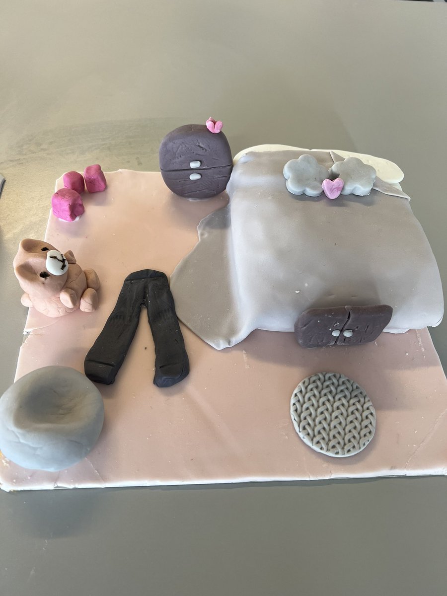 GirvanAcadHE's tweet photo. Our National 5 Practical Cake Craft pupils have been learning lots of new skills such modelling, rolling fondant and texturing. Great start seniors! https://t.co/Gnl7rvmx1n